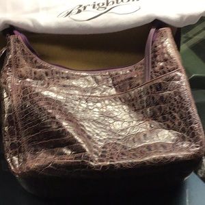 Brighton purse grape in color